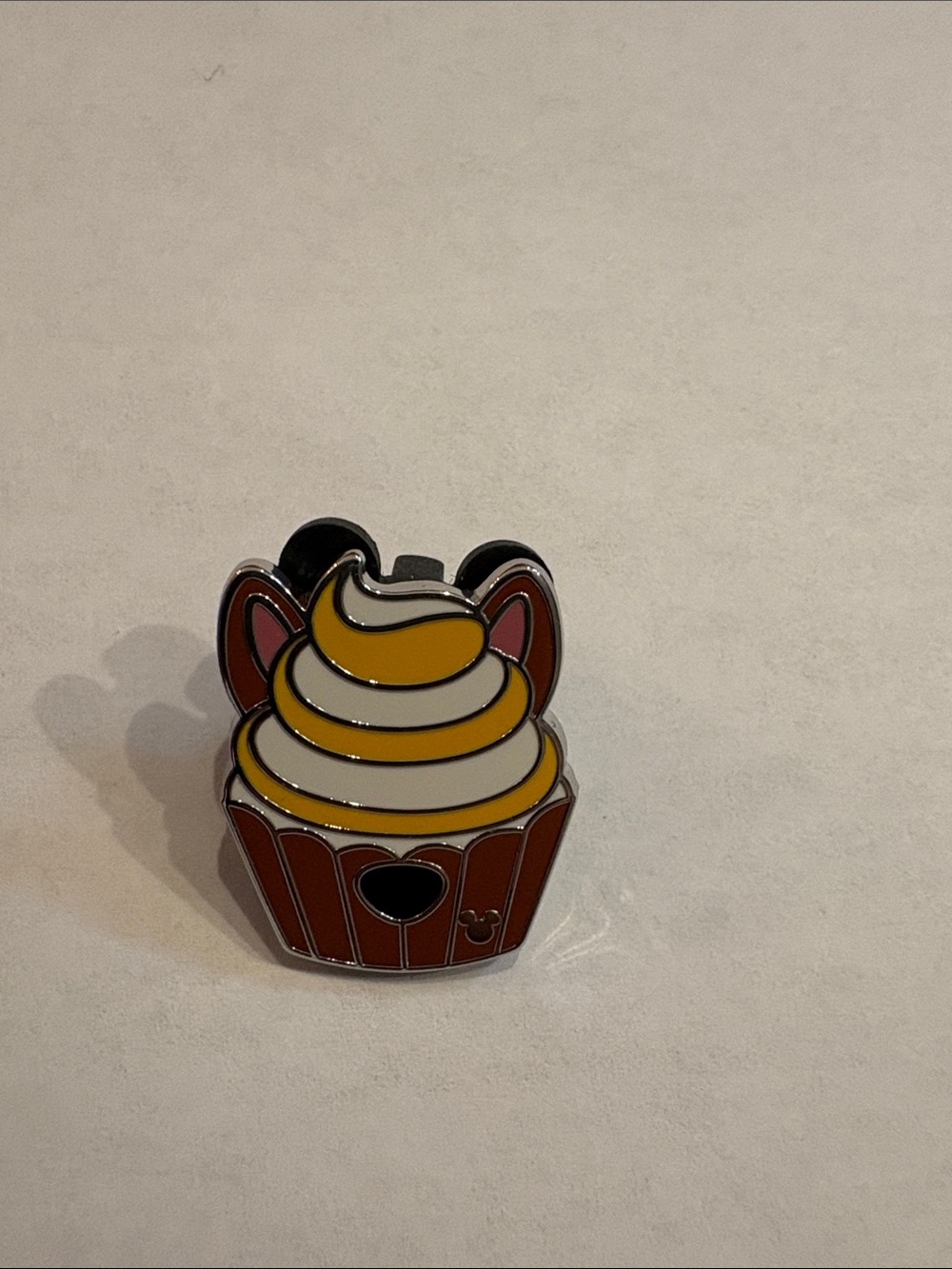 Disney trading pin -2026 Dale Cupcake Disney Hidden Mickey Exclusive Pin Single
